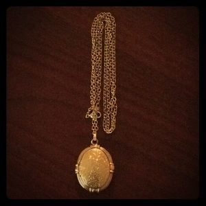 Vintage 1970’s GP Dual sided locket